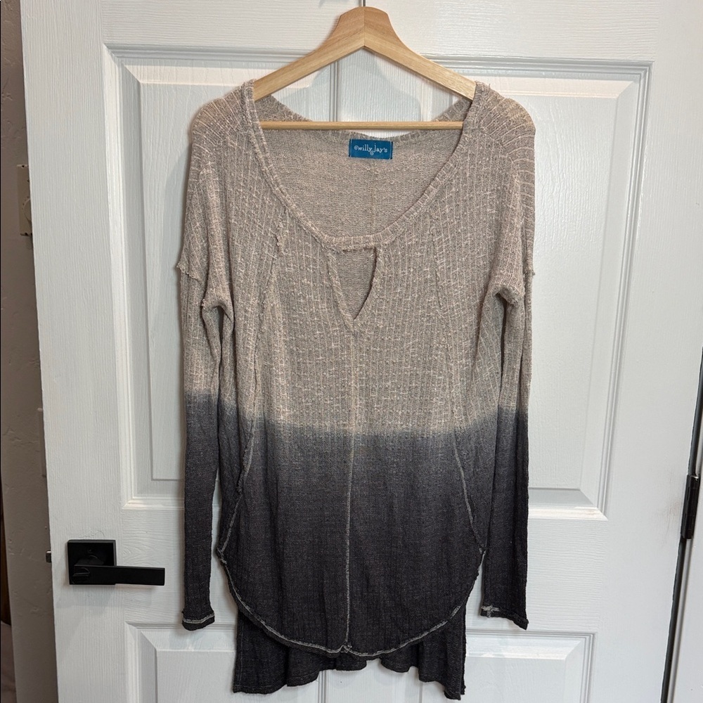 Blue Sky Taupe to Charcoal Ombre Keyhole Pullover